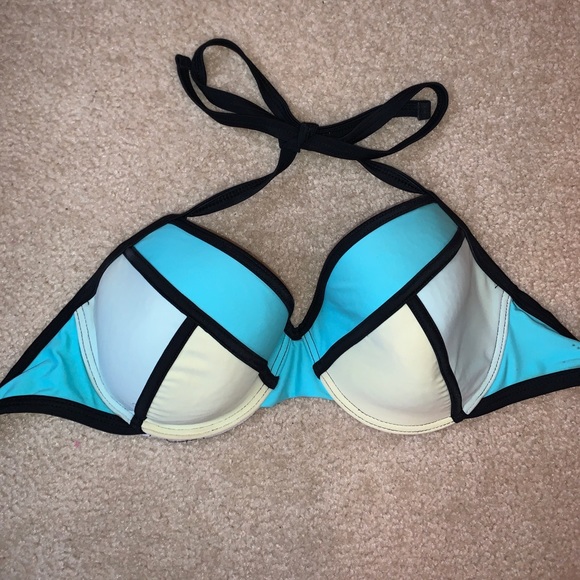 Xhilaration Triangl style halter bikini top - Picture 1 of 3